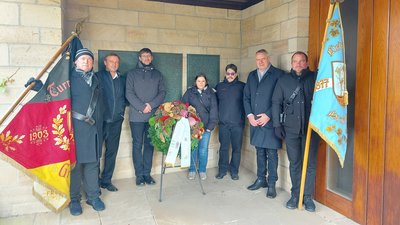 Gedenkfeier mit Kranzniederlegung auf dem Grafenberger Friedhof